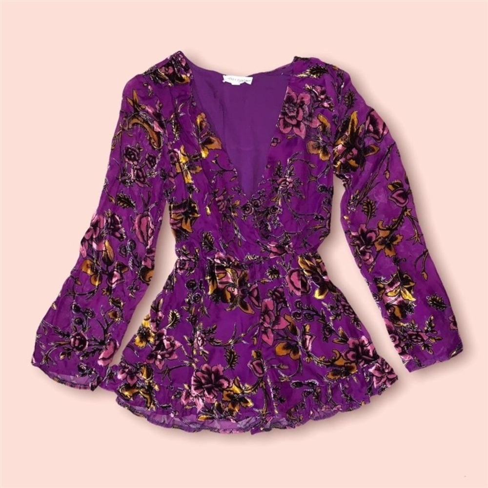 NWT Honey Punch Anthropologie XS Purple Burn Out Velvet Floral Romper 121751 - Picture 2 of 2